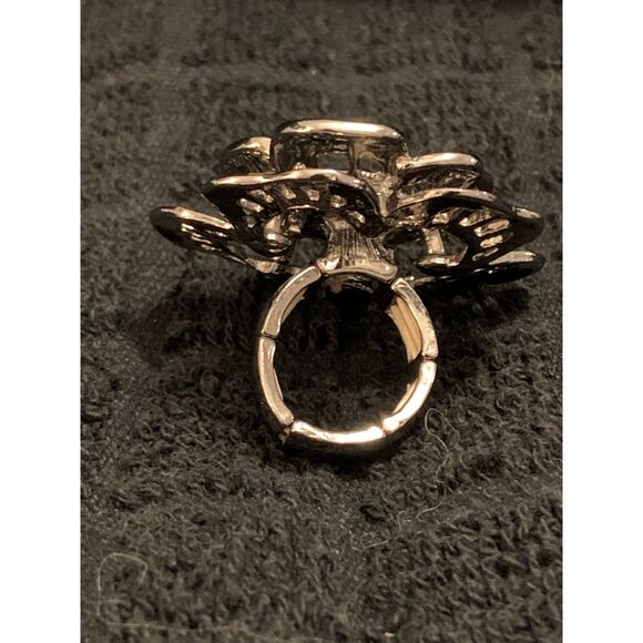 Silver toned Flower Ring 2" - Picture 5 of 5